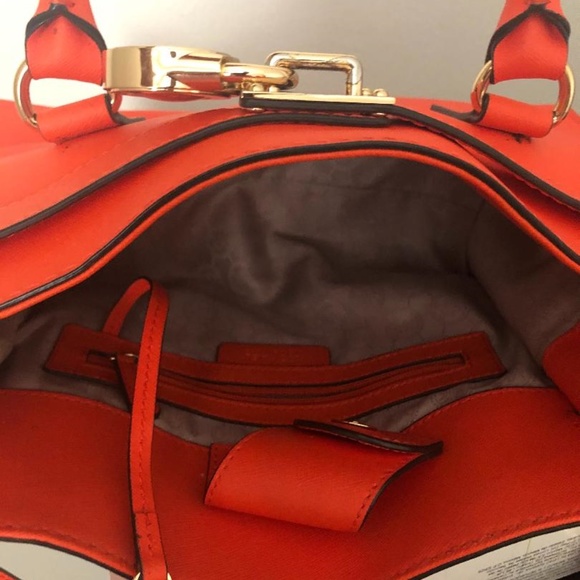 Michael Kors Bag ‼️SOLD‼️ - Picture 3 of 6